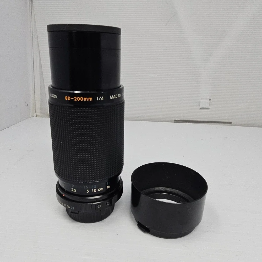 Kiron Tele Zoom‎ Camera Lens 80-200mm f/4 - 1:4 With Filter Shylight & Hood
